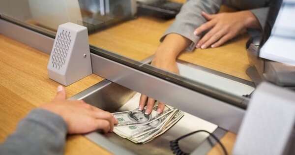 La Nación / Dólar arrancó la semana en G. 7.680