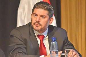 Fiscalía imputa a Nenecho Rodríguez y a otros 21 funcionarios - Política - ABC Color