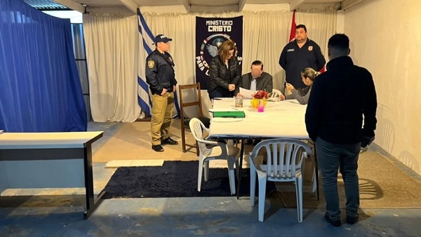 Un lobo disfrazado de oveja fue detenido