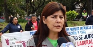 Sicólogos del MEC protestan en Asunción por rubros permanentes y ajuste salarial - ADN Digital