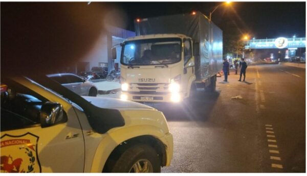 Pirata del asfalto quiso asaltar un camión transportador y fue asesinado