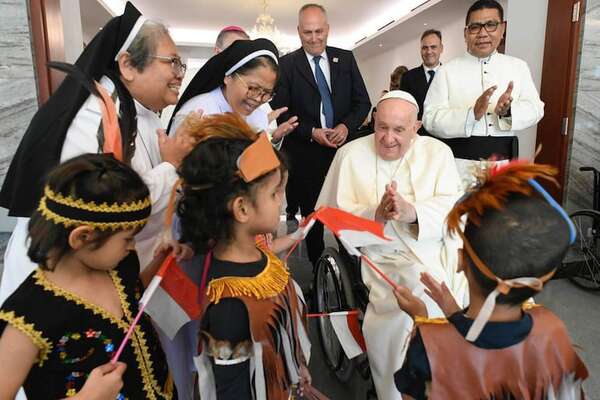 Papa llega a Indonesia para relanzar lazos con el islam - Mundo - ABC Color