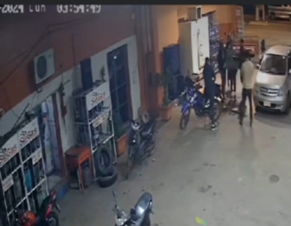 (VIDEO)Reventaron a golpes al hijo de un fiscal