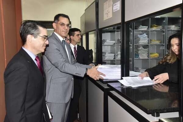 Capasa demanda por perjuicios a sus abogados y exige indemnización de G. 5.000 millones - Nacionales - ABC Color