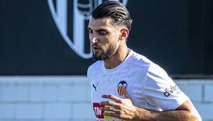 Versus / Detenido futbolista del Valencia, Rafa Mir, por presunta agresión sexual