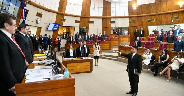 La Nación / Santiago Benítez asume banca de Eulalio Gomes