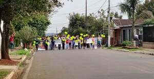 Estudiantes de Cambyretá marchan contra la violencia en niñas, niños y adolescentes - Nacionales - ABC Color