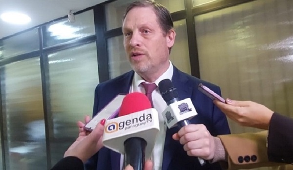 Chase: “La democracia es el pilar que sostiene la libertad y la justicia”