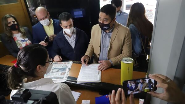 Renuncia o intervención, lo que plantea la oposición tras la imputación de Nenecho