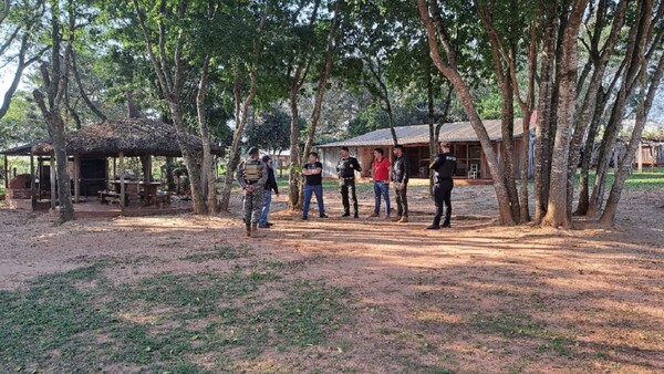 Despejan a ocupantes de una estancia en Yasy Cañy