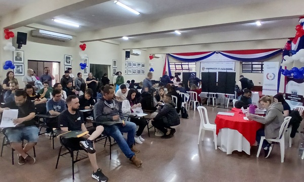 Migraciones regulariza documentos a extranjeros ilegales que viven en CDE - La Clave