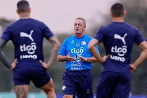 Versus / Un lugar determinante y tres opciones: El gran dilema en la selección paraguaya