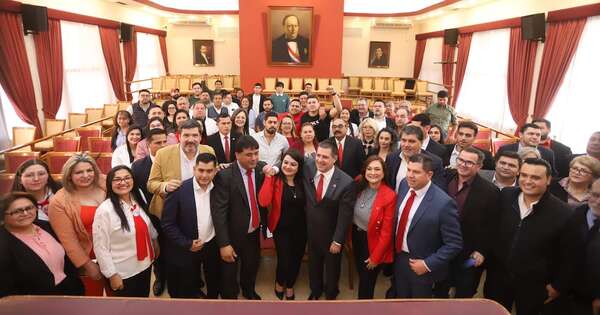 La Nación / Líderes de Alto Paraná brindan fuerte respaldo al presidente de ANR