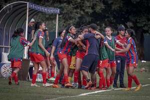 Fútbol Femenino: Cerro Porteño se consagró en la Sub 18 - Fútbol - ABC Color