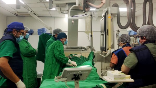 Clínicas realiza por primera vez una innovadora quimioterapia para el ojo
