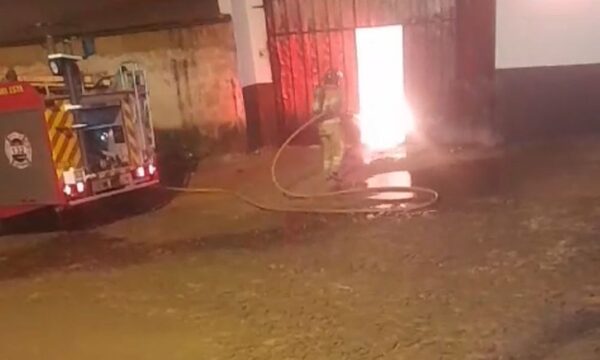 Depósito se incendia en CDE y deja cuantiosos daños