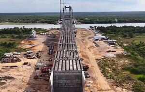 Avanzan las obras del puente Bioceánico entre Paraguay y Brasil | DIARIO PRIMERA PLANA