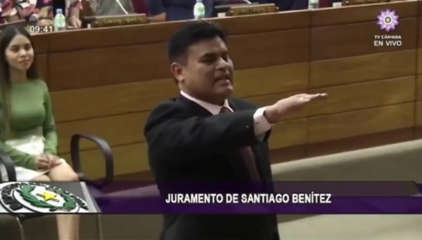 Emotivo juramento de Santiago Benítez como Diputado