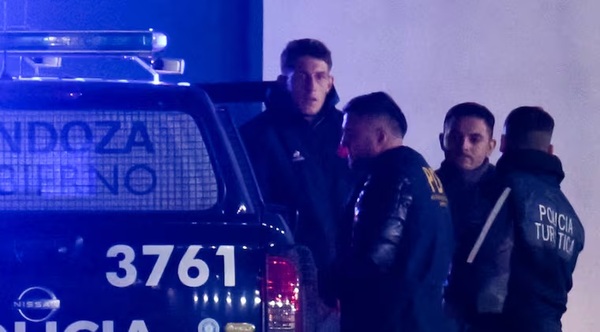 Rugbistas franceses acusados de violar a una joven en Argentina, regresan a su país
