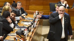 ¿Jatar usaba a funcionario como casero? Así lo denuncian y le reclaman pagos