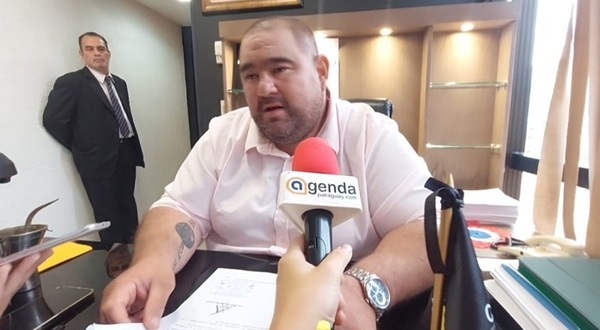 Acusan al diputado Jatar de usar a funcionario de la cámara para tareas domésticas