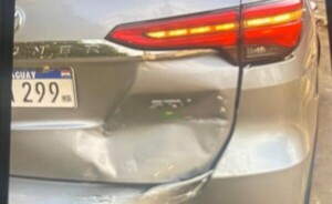 Hurtan camioneta de frente a conocido sanatorio de CDE