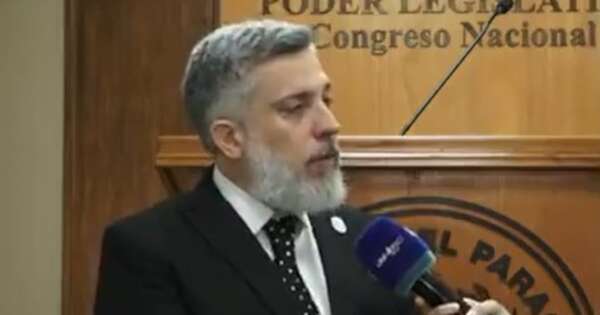 La Nación / Cirujanos pediátricos del IPS llevaron sus reclamos hasta el Congreso Nacional