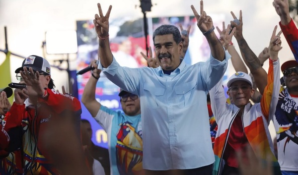 CADA VEZ MAS CHIFLADO: Maduro anuncia que adelantará la Navidad en Venezuela mientras intenta detener a Edmundo González