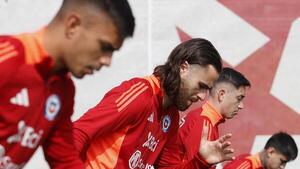 Palacios, candidato a ser el ‘10’ de Chile, dice que pueden “dar la pelea” ante Argentina