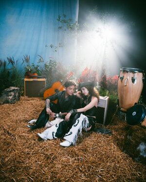 Cristhian Nodal estrenó su nuevo tema “Un besito más” - trece
