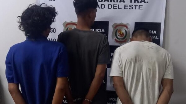 Tres jóvenes detenidos con dosis de crac en Ciudad del Este