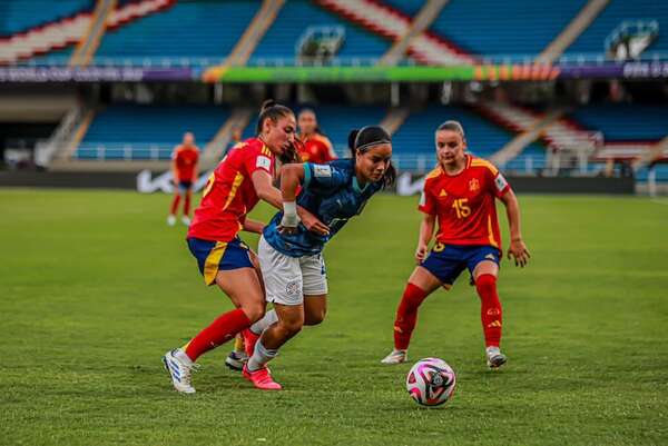 Paraguay no pudo ante las campeonas - Fútbol - ABC Color