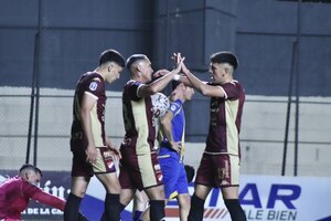 Versus / Nacional supera sin problemas a Cristóbal Colón de JAS y avanza en la Copa Paraguay