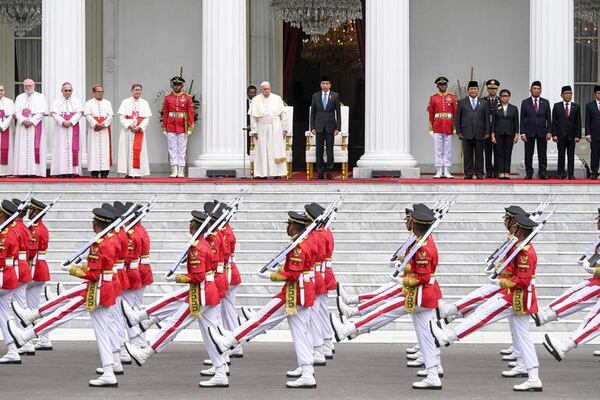 El papa ante el ‘túnel de la amistad’ entre la mezquita y la catedral en Yakarta - Mundo - ABC Color