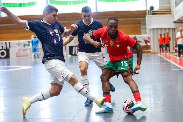 Paraguay y Portugal igualan en amistoso rumbo al Mundial de futsal - Polideportivo - ABC Color