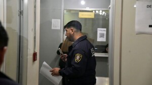 Al negociado en pandemia, Nenecho está en la mira por el uso de bonos