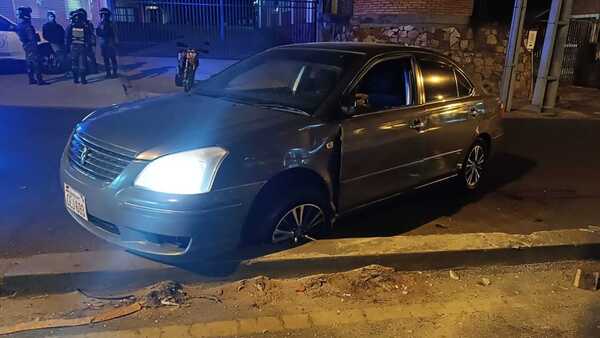 Robo de auto con GPS, persecución y choque en Asunción: Un ex policía implicado