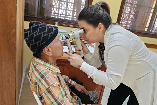Programa Nacional de Salud Ocular: proveen servicio oftalmológico a unos 100 pacientes en Caazapá - .::Agencia IP::.