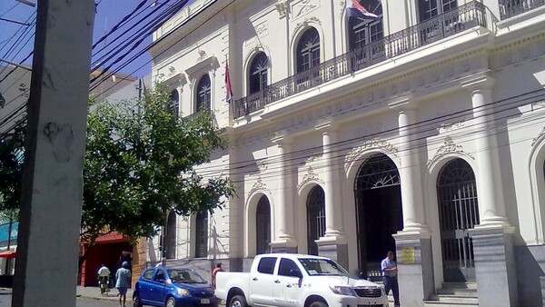 Conflicto en Cancillería: Embajador en Líbano renuncia casi dos meses después de asumir