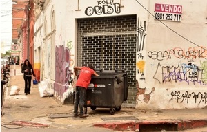 Comercios abandonan el microcentro por altos impuestos y alquileres