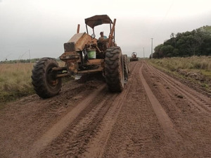 Plan de mejoramiento vial permanente en Ñeembucú facilita desplazamiento de unos 8.000 pobladores - .::Agencia IP::.