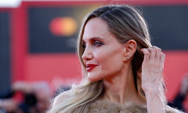 ¡El rolló está preocupado por las venas de Angelina Jolie!