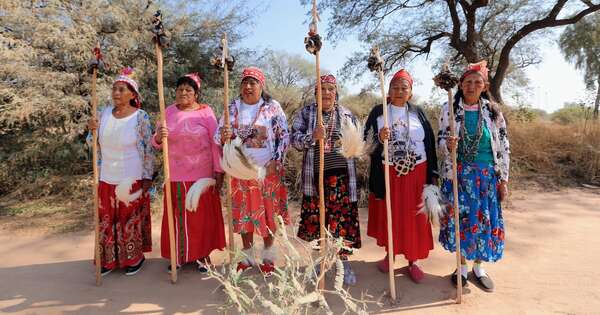 La Nación / Distinguen a mujeres nivaclé en el Chaco como “Tesoro Nacional Vivo”