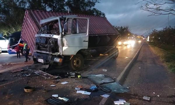 Choque entre ovetense y caaguaceño en Guairá deja heridos leves - OviedoPress