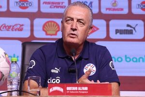 Gustavo Alfaro no confirma el once para enfrentar a Uruguay en el Centenario - .::Agencia IP::.