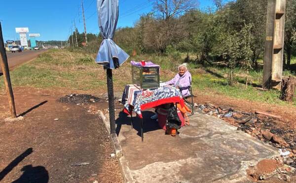 ¡Malditos tilingos! Dos infelices le quemaron la casilla a una abuelita de 94 años