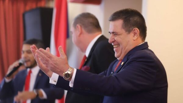 Cartes recibió a convencionales de Alto Paraná y hablan de fugas en el abdismo