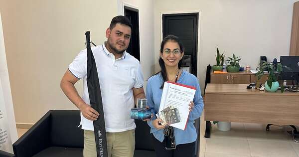 La Nación / Premiaron a pescador que registró a un pez marcado por la Itaipú