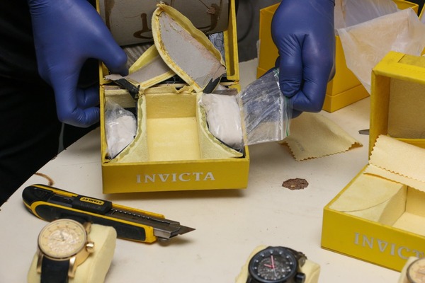 SENAD incautó ketamina en cajas de relojes con destino a Estados Unidos - trece