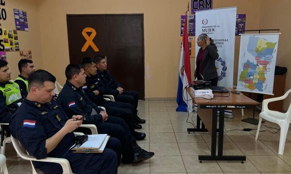 Policías de comisaría 3ra de CDE se capacitan en atención a mujeres víctimas de violencia